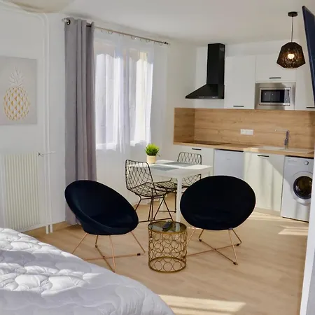 Comfort And Modernity In The Heart Of 3 Apartment *