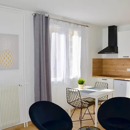 Comfort And Modernity In The Heart Of 3 Apartment